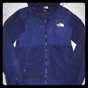 The North Face L lightweight hooded jacket.